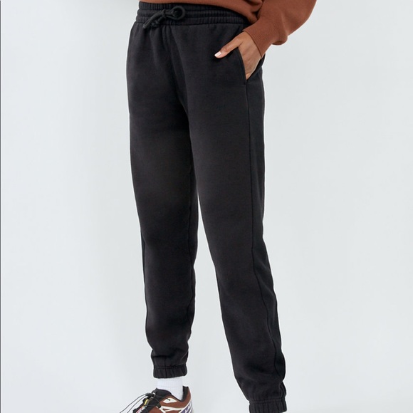 Aritzia Pants - TNA CozyAF Fleece Boyfriend Jogger Sweatpants